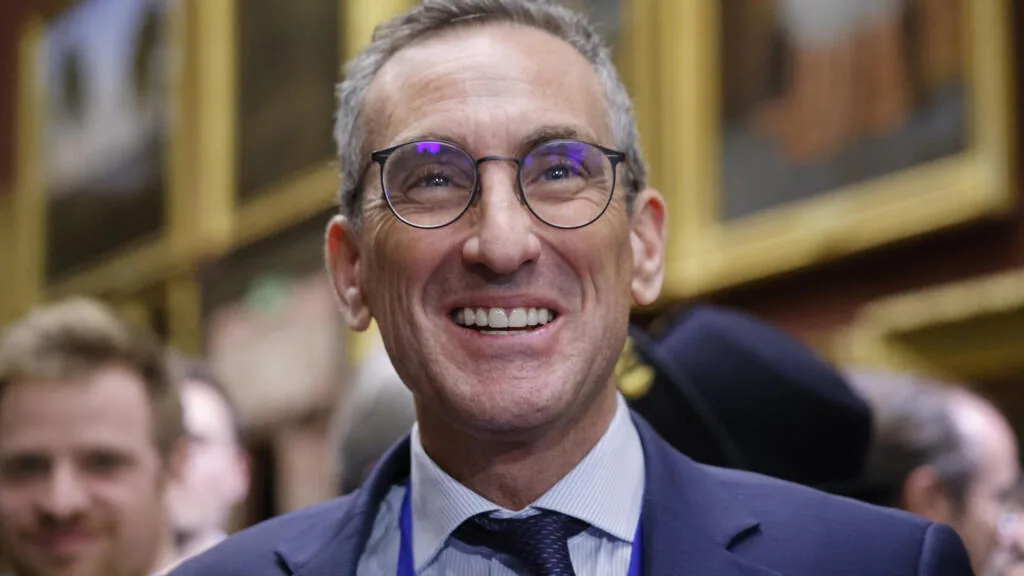 Novo embaixador francês pode assumir cargo nos EUA após desentendimento diplomático