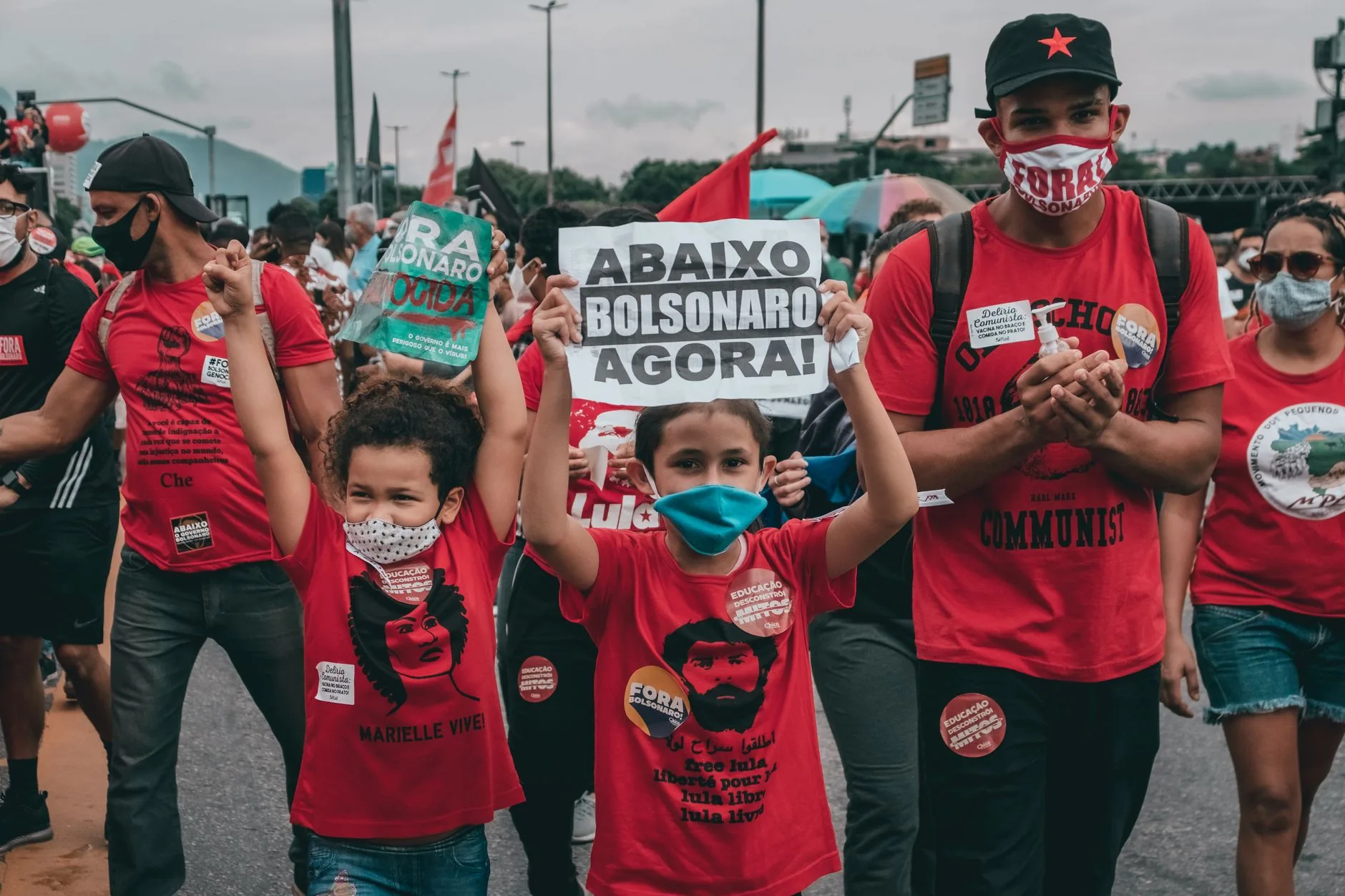 Teoria das palavras mágicas e deepfake em convenção partidária