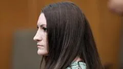 Júri da acusada de matar três filhos em Massachusetts se divide