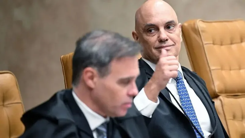 Moraes pediu à PF relatórios de inteligência que citavam ministros do STF