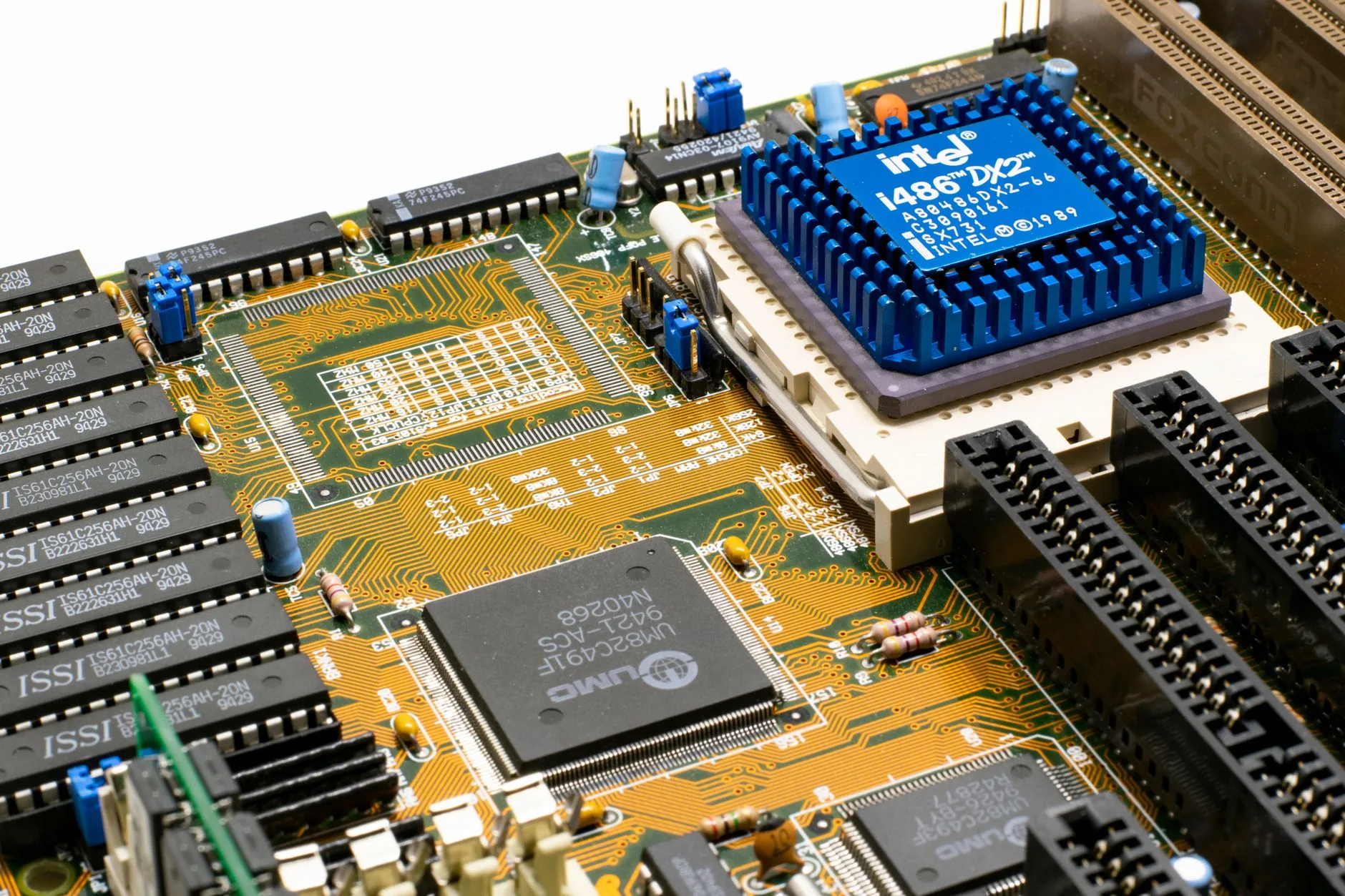 SK Hynix em discussões com Intel para fabricar chips de memória nos EUA