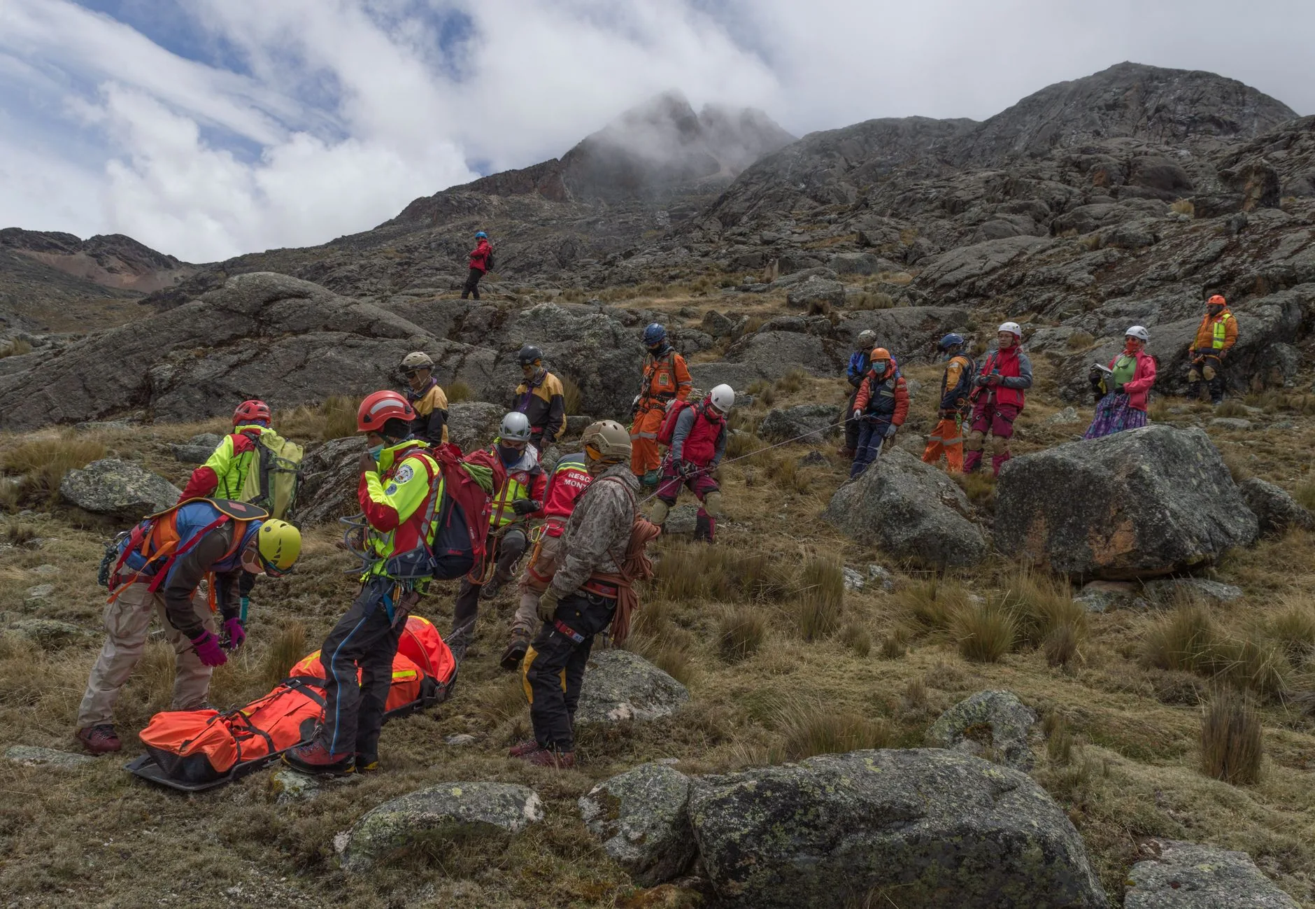 Hiking trio rescued after relying on AI for planning