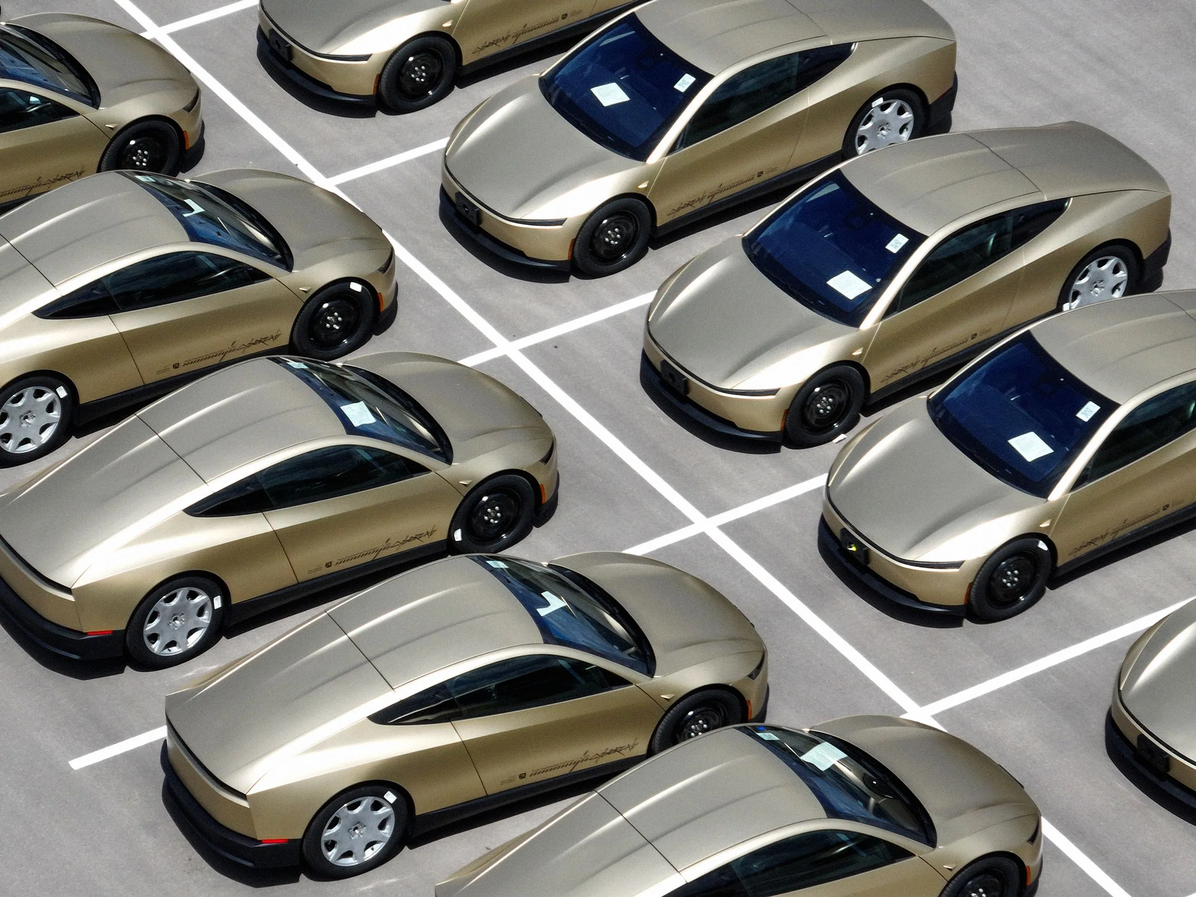 Debut da Cybercab da Tesla é discreto