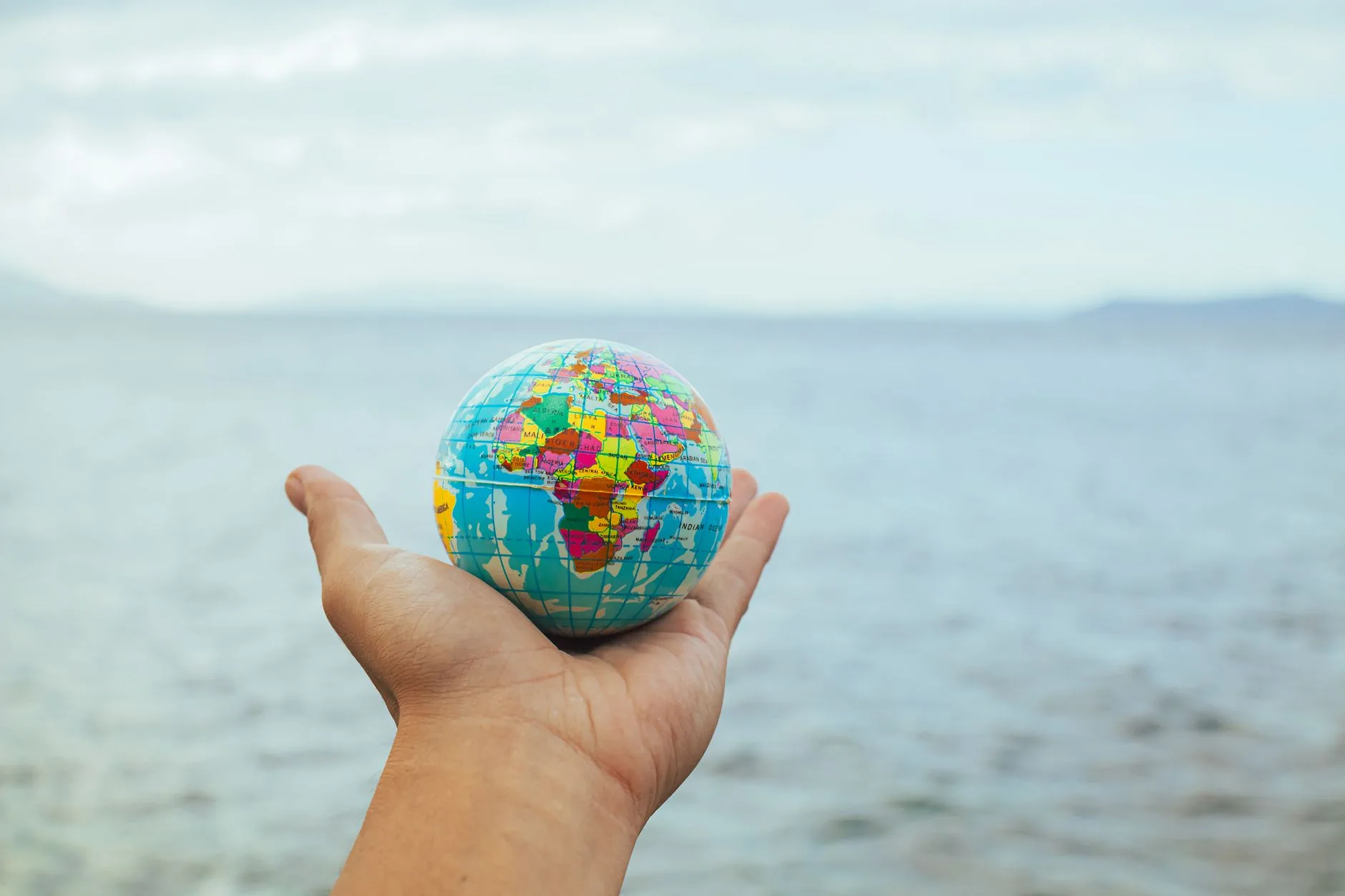 Unidos: A Complexidade da União Global