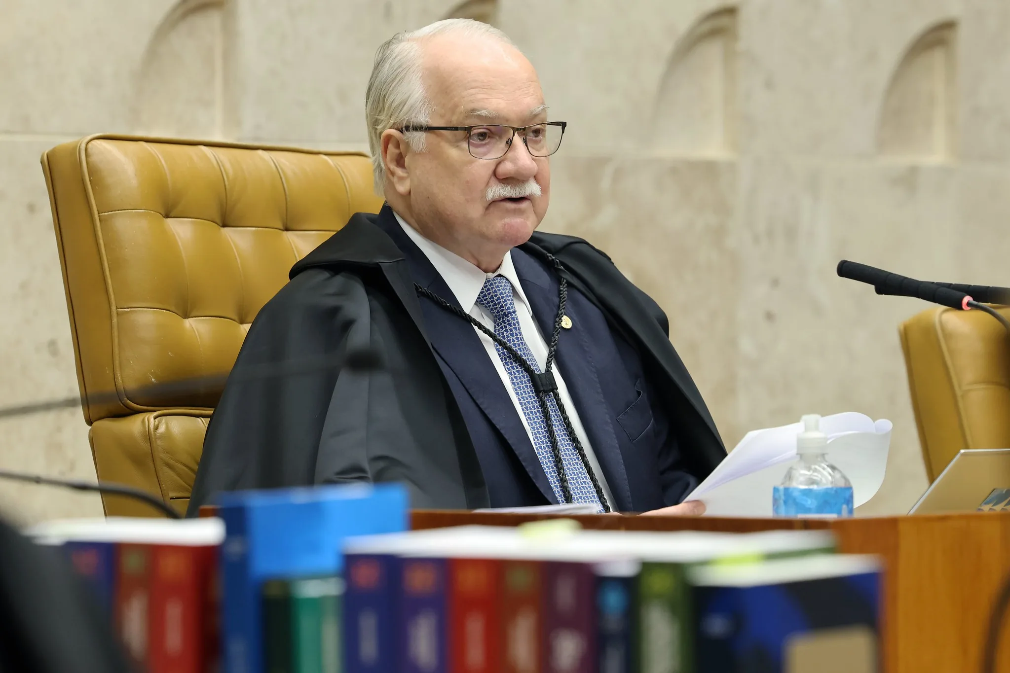 Crise no STF: Fachin vota para manter casos de Moraes e Mendonça separados