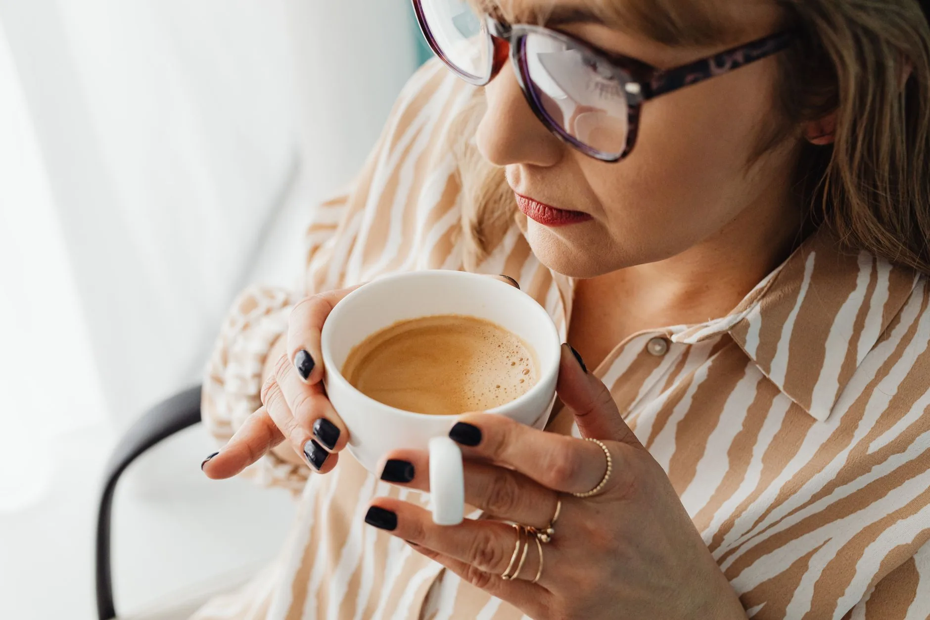 Novo estudo revela impacto do café no intestino e cérebro