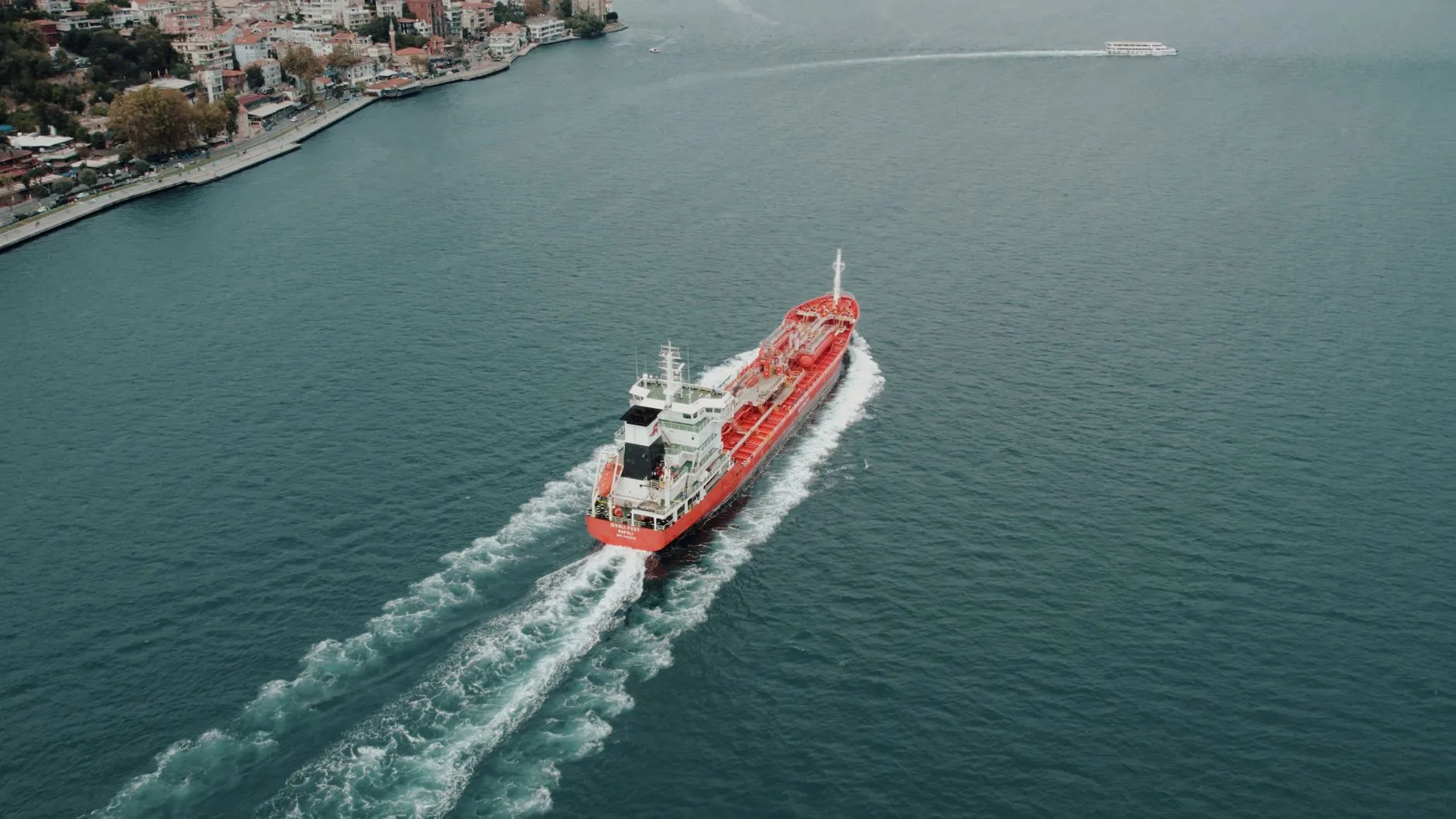Divergências sobre navegação de petróleo no Estreito de Ormuz