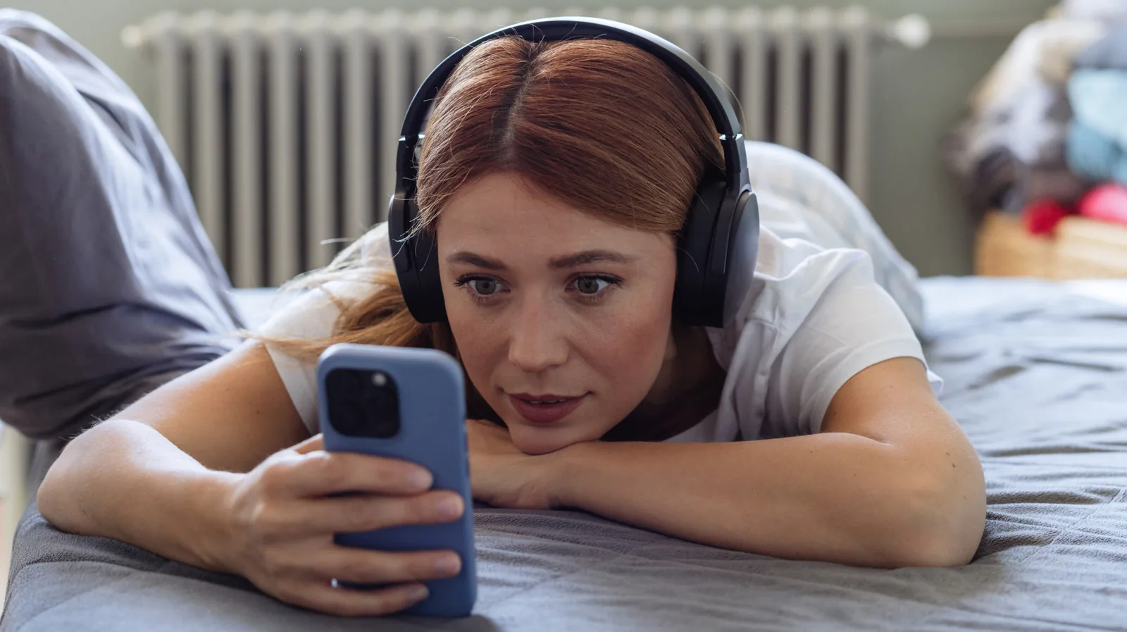 Por que algumas músicas ficam cinzas no Apple Music?