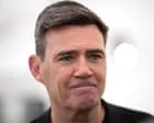 Burnham promete mudanças radicais apesar de desafios econômicos