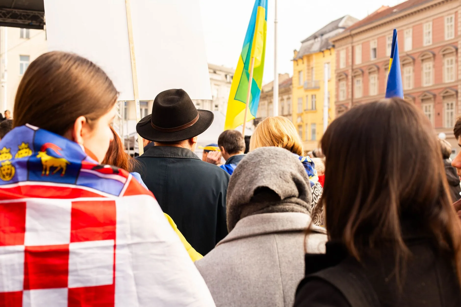 Protesto contra armazenamento ilegal de resíduos tóxicos reúne milhares em Zagreb