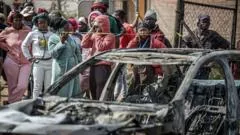 Dois tiroteios em massa em South Africa deixam 27 mortos