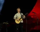 Ed Sheeran se posiciona sobre remoção de Macklemore de sua turnê
