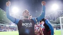 West Ham ascende ao topo da Championship
