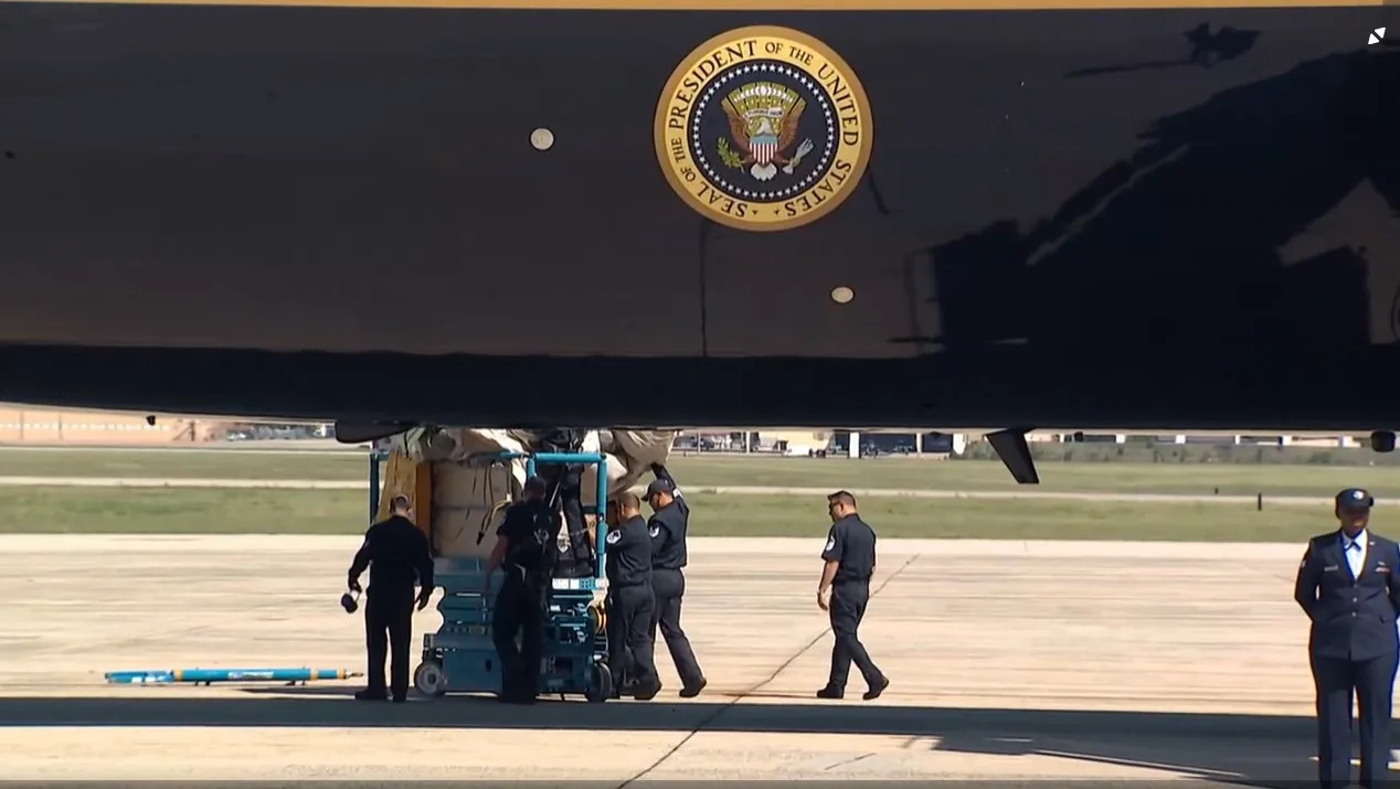 Inspeção atrasa decolagem de Air Force One com Trump