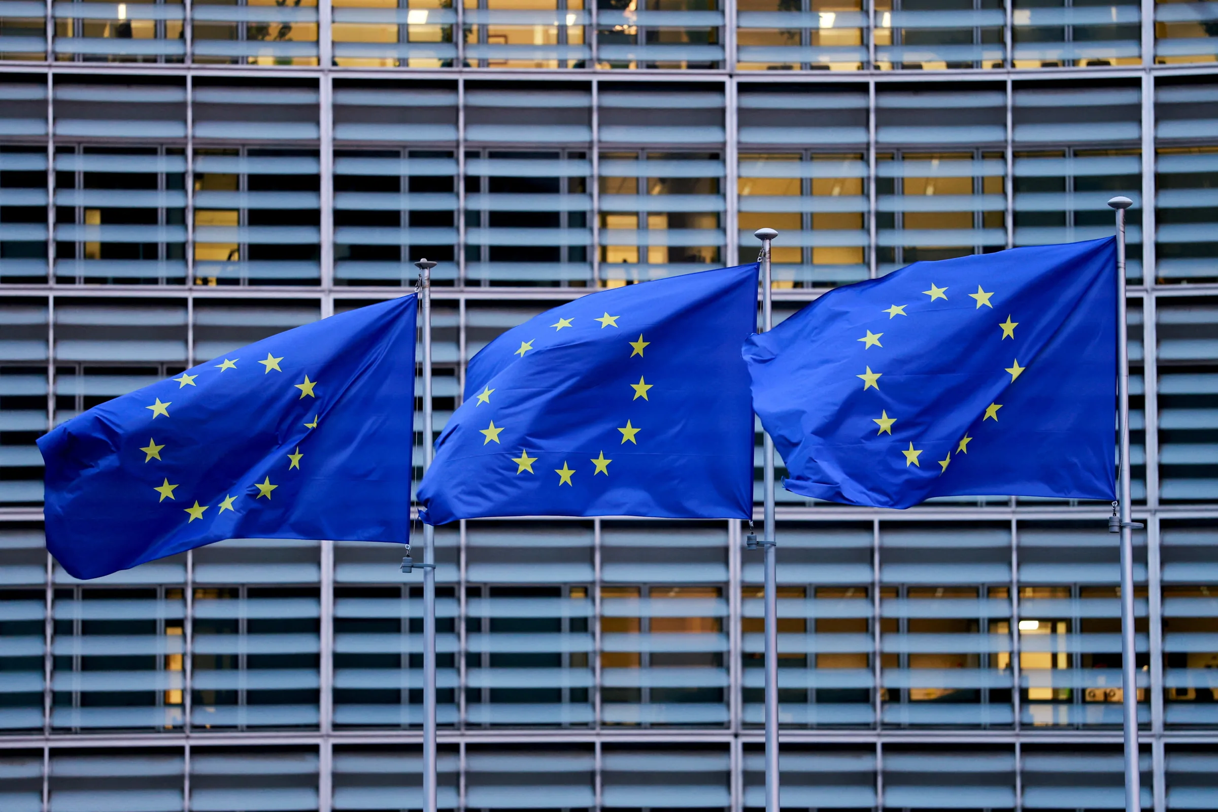 UE apresenta lei para proteger crianças em redes sociais