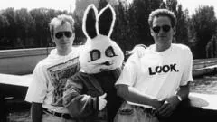 Criador da banda Jive Bunny and The Mastermixers falece aos 84 anos