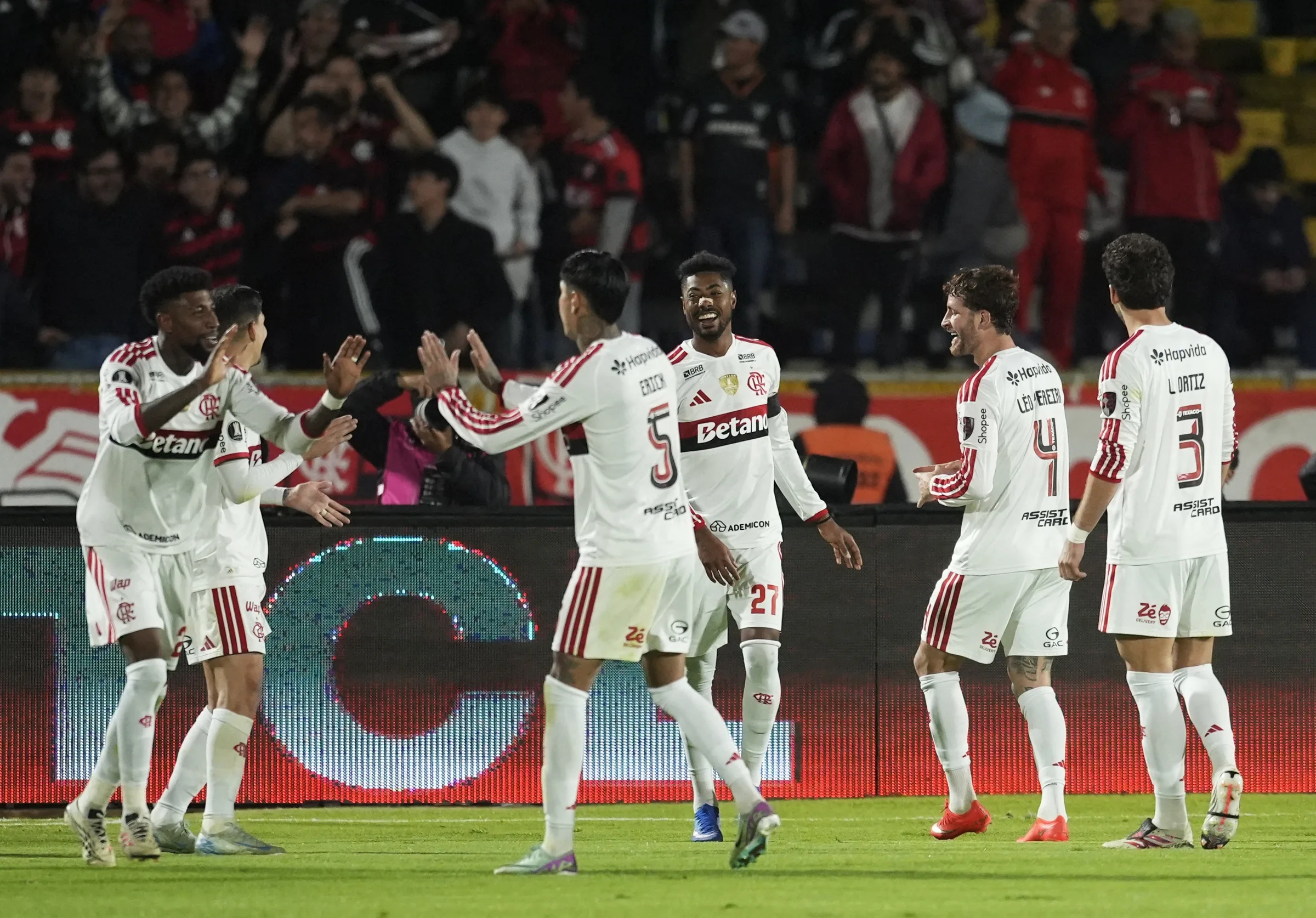 Flamengo prioriza descanso e roda elenco