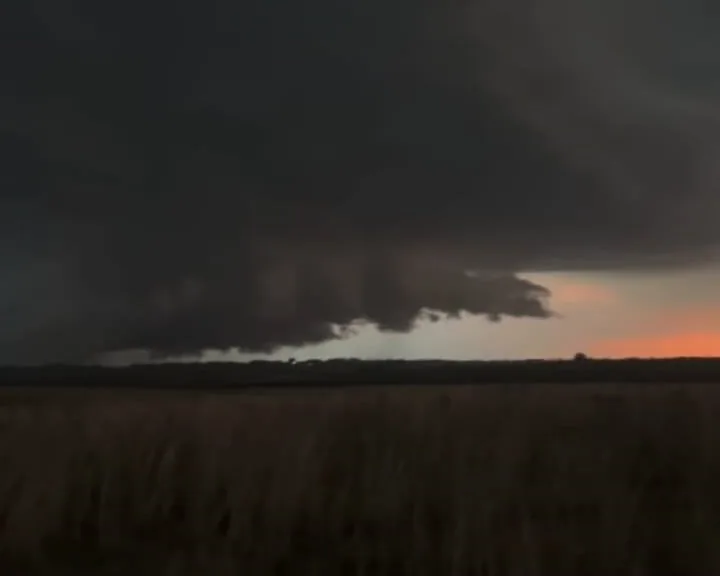 ‘Supercélula monstruosa’ é registrada durante temporal em Alegrete; veja vídeo