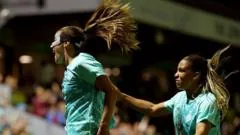 London City vence Manchester United e confirma status de favorita