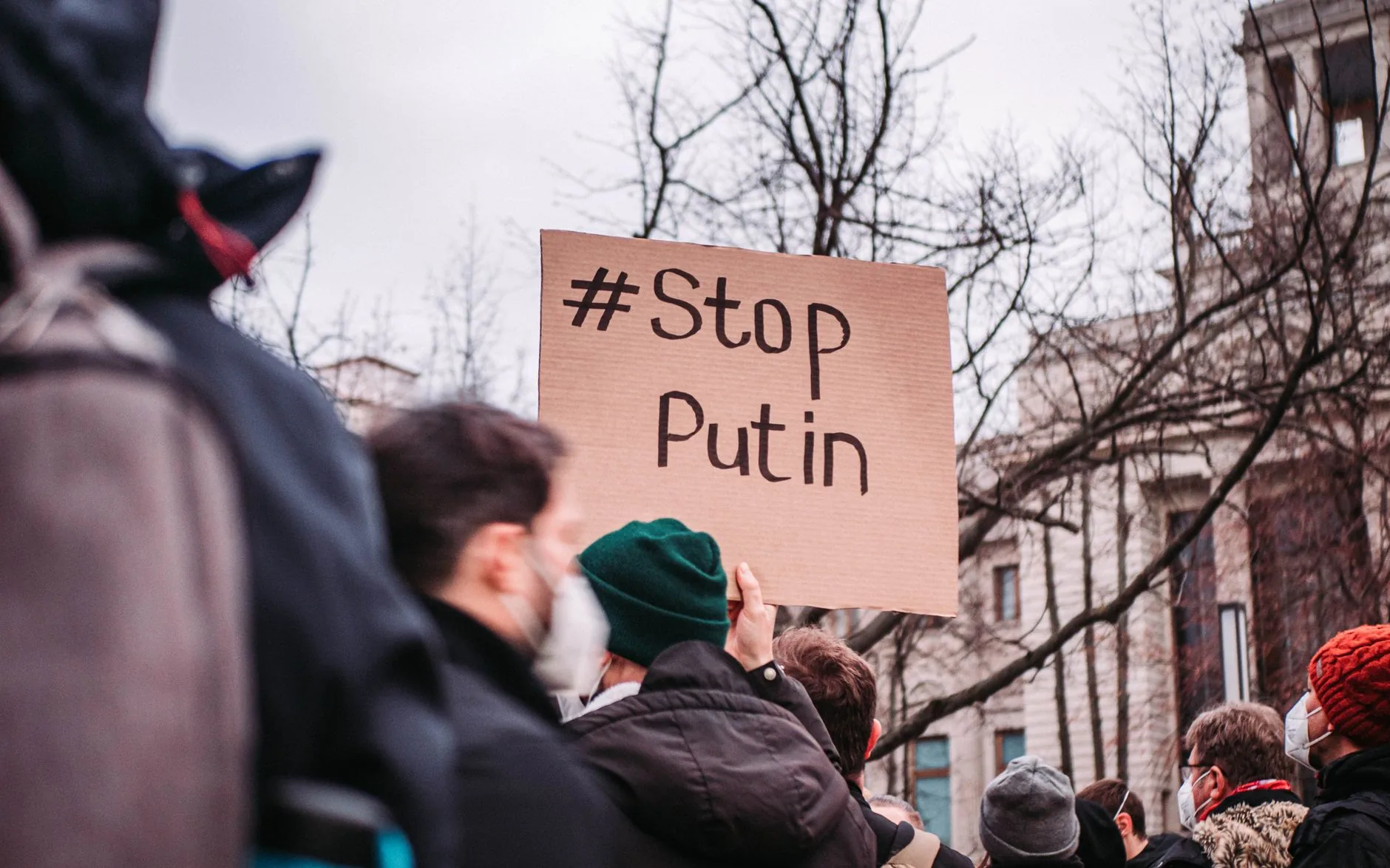 Rússia fecha consulado alemão em São Petersburgo