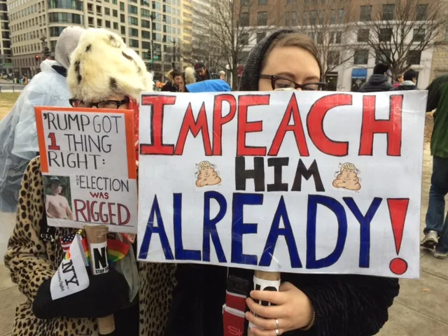 Trump ameaça banir MS NOW, CNN e Politico do White House
