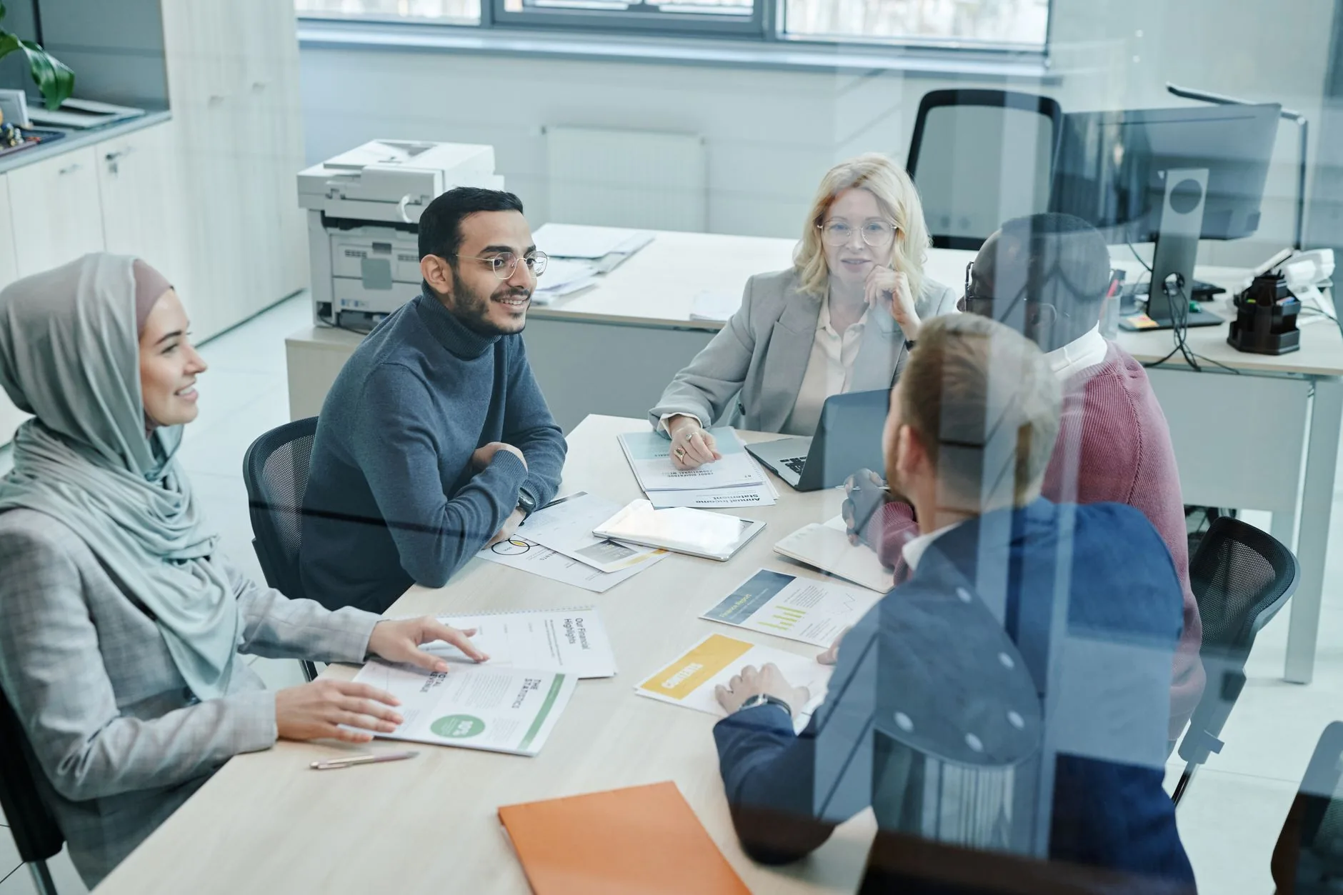 Anthropic contrata Accenture para avaliação interna de modelos de IA
