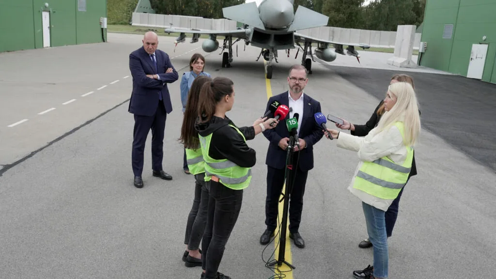 NATO intercepta drone sobre Lituânia enquanto Rússia acusa Dinamarca