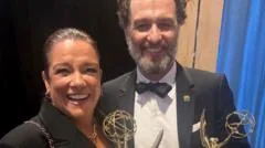 Sobrinha de Matthew Rhys comemora vitória histórica nos Emmys