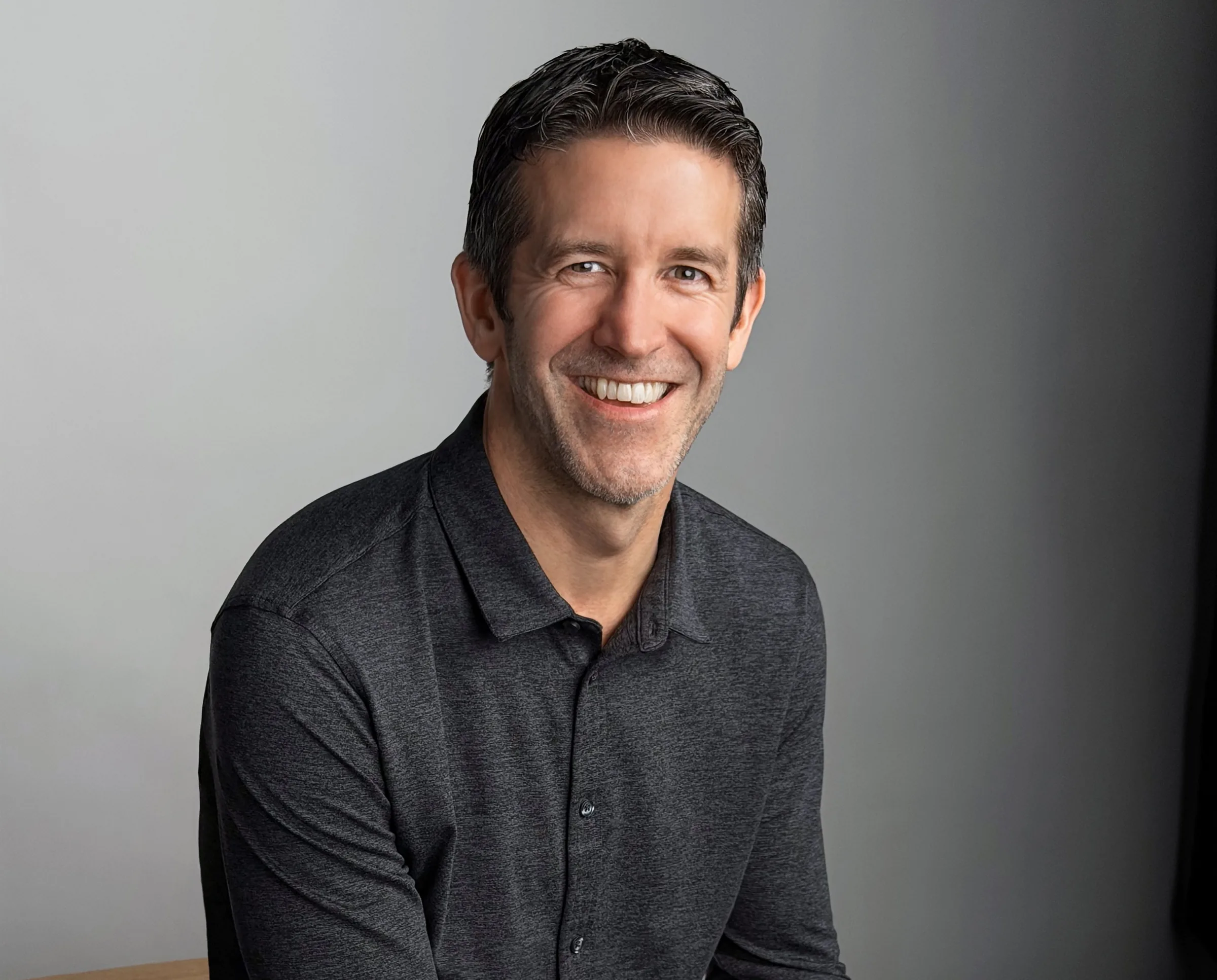 John Ternus assume oficialmente como CEO da Apple