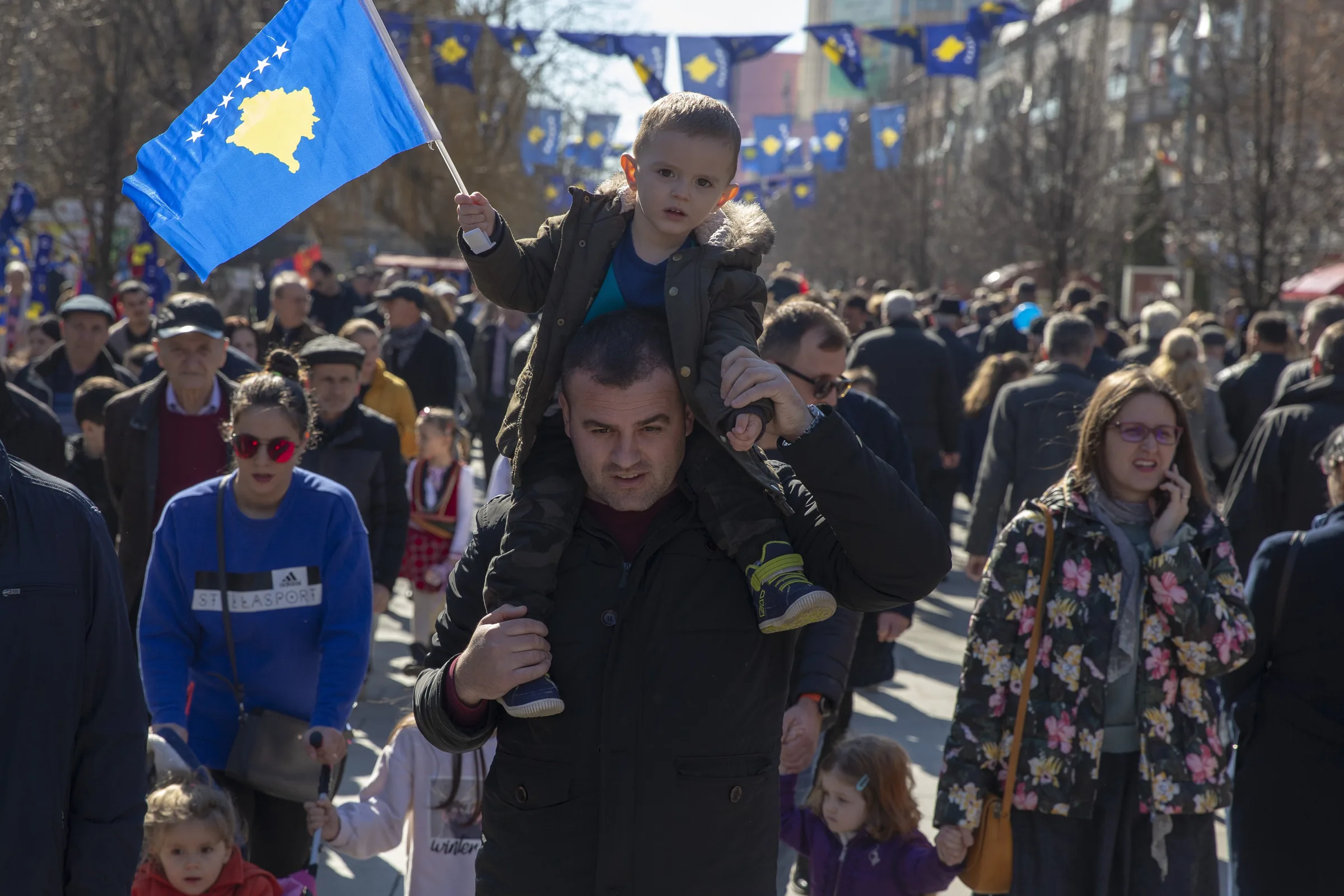 Parlamento de Kosovo reelege Albin Kurti como primeiro-ministro