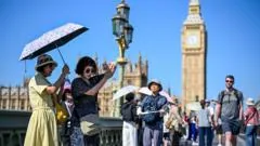 Governo anuncia poder de imposto sobre turistas para prefeitos britânicos