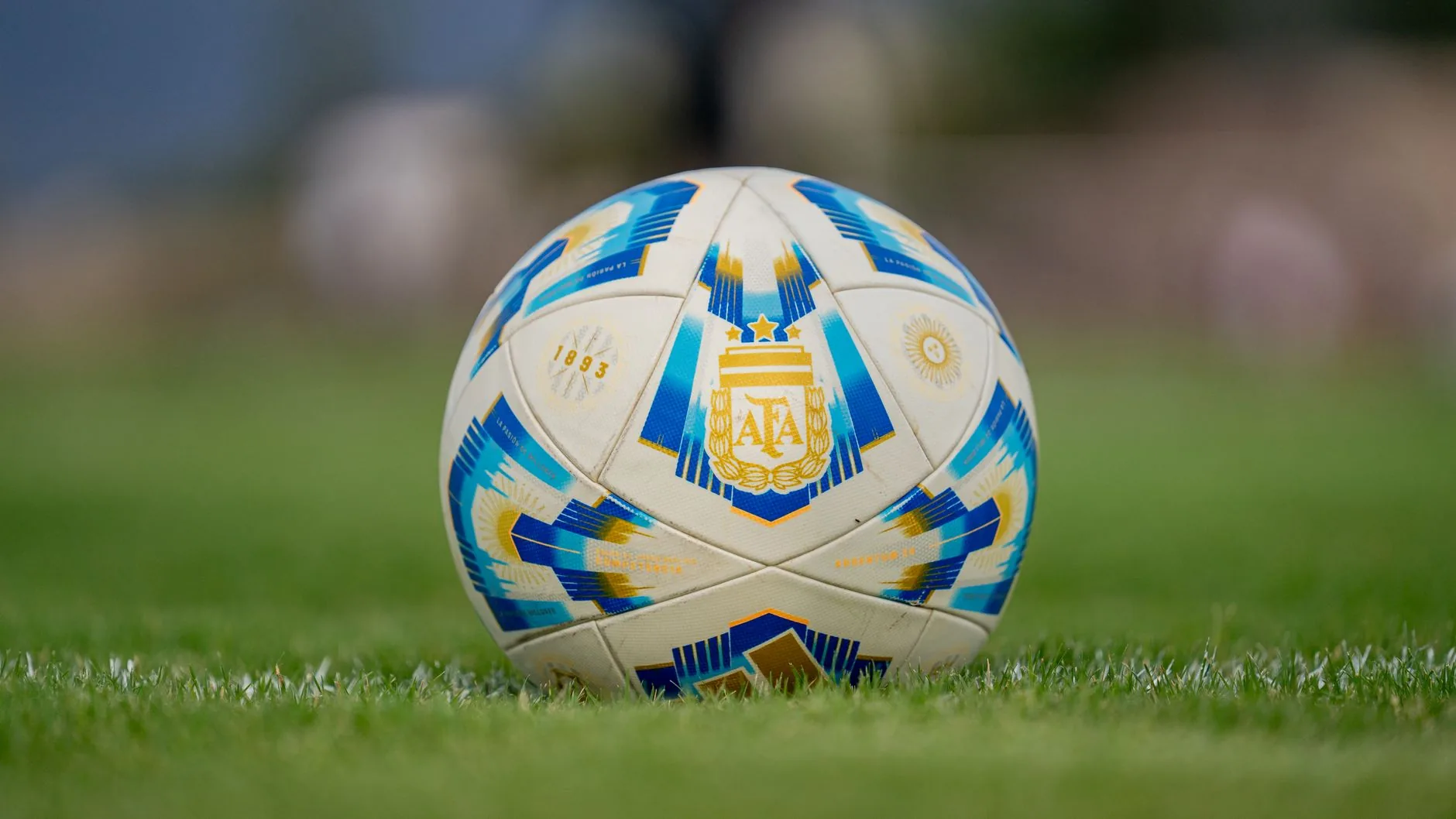 Brasileiros entre indicados ao Bola de Ouro