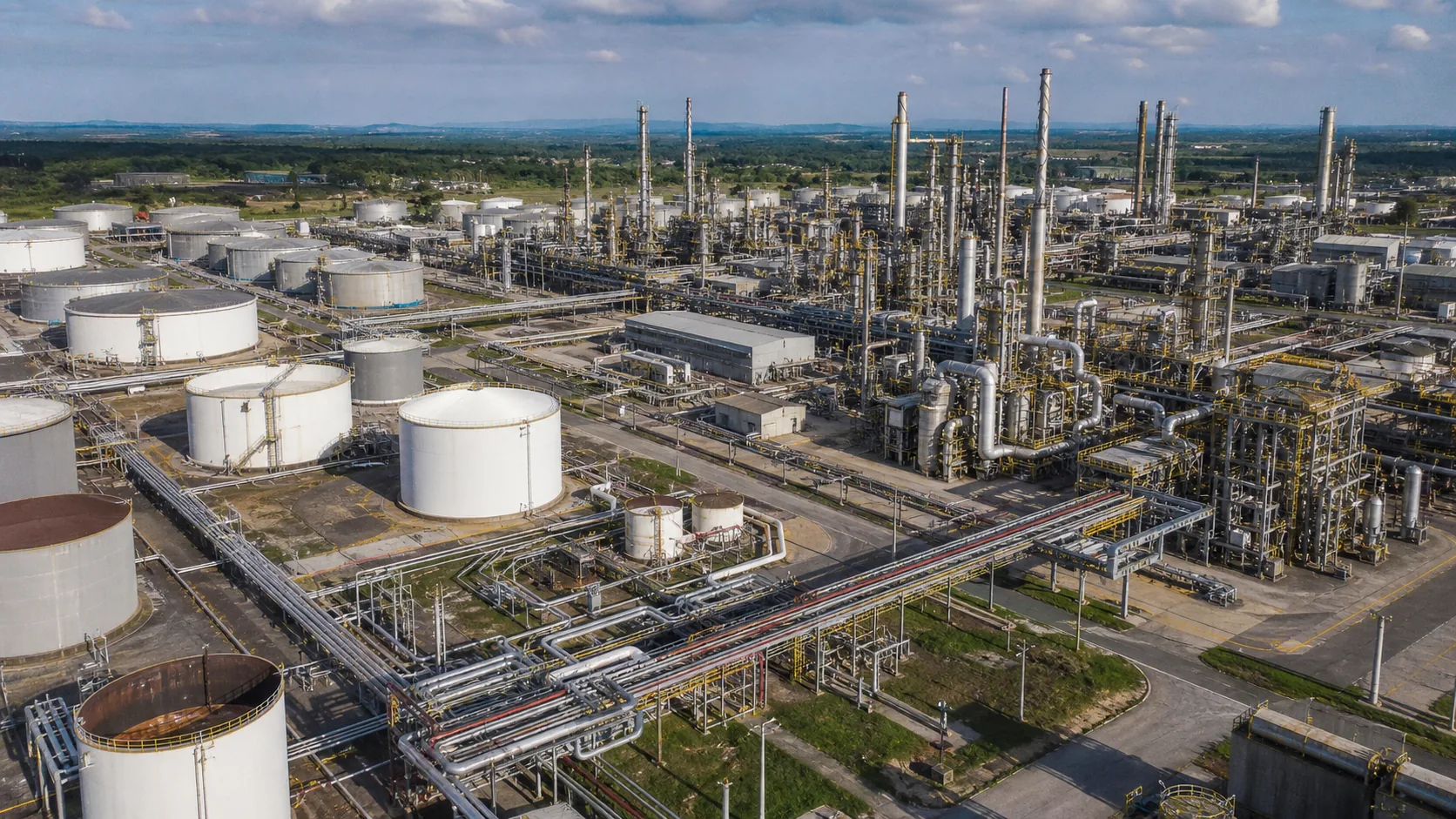 Estoques de petróleo dos EUA caem 4,45 milhões de barris