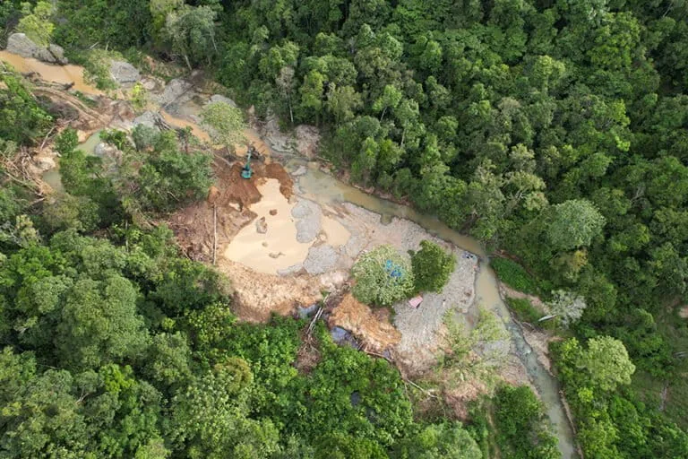 Mineração ilegal de ouro persiste em Aceh apesar de promessa governamental