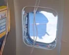 Ryanair nega que passageiro tenha sido expulso pela janela