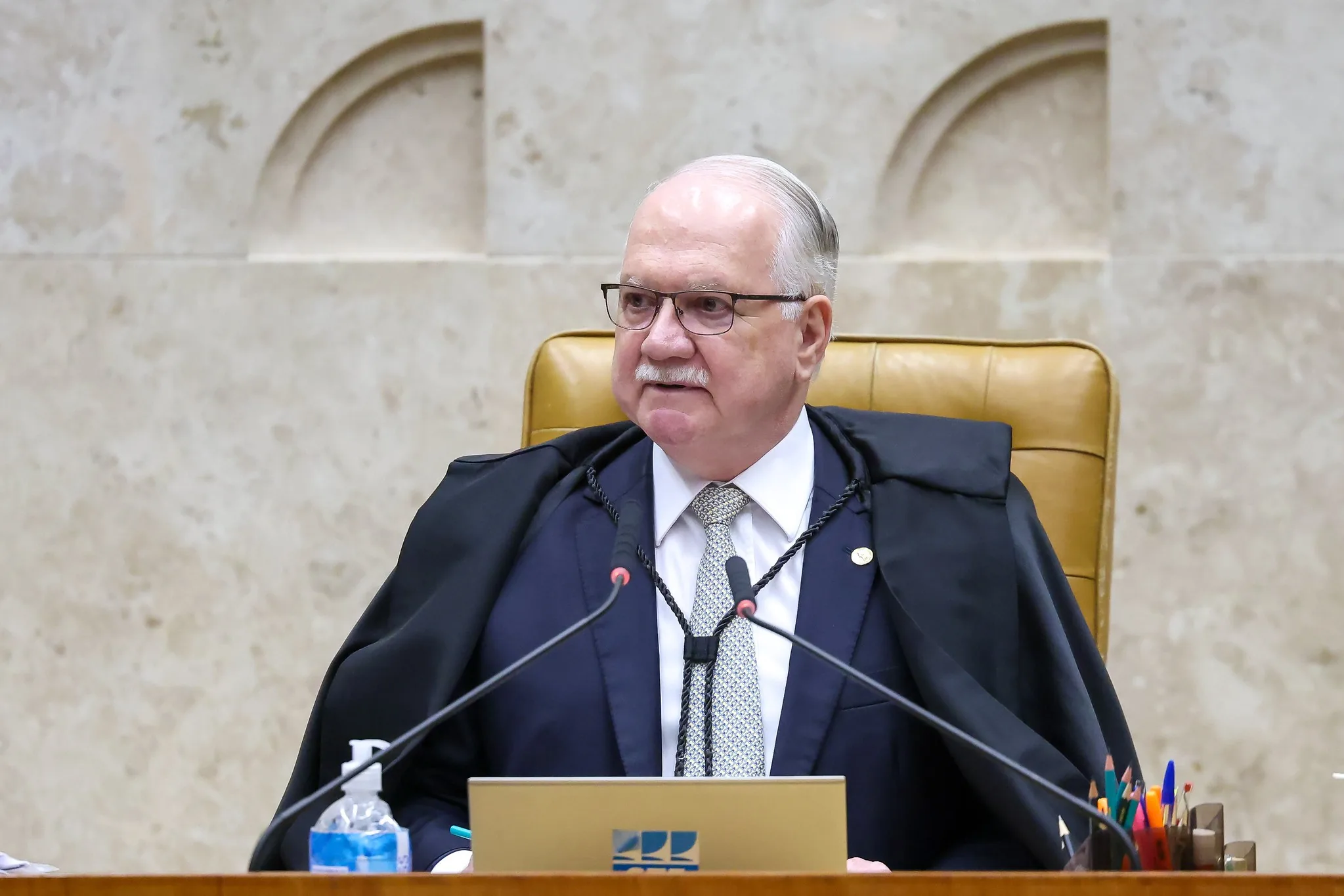 Ex-ministros do STF pedem apuração rigorosa de crise na Corte