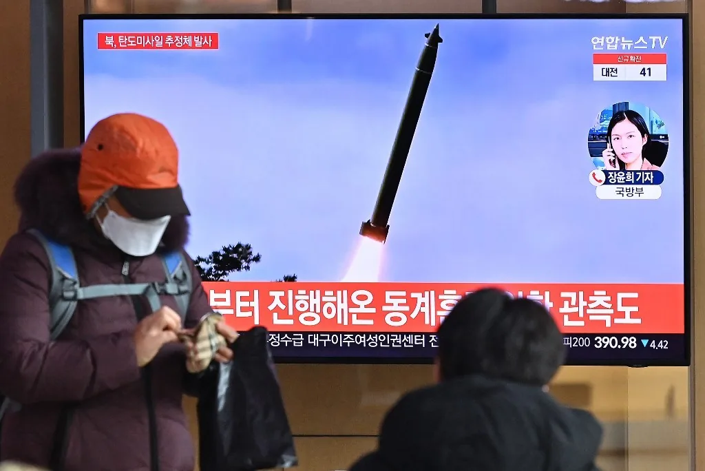 Coreia do Norte realiza lançamento de dois mísseis em intervalo de três horas