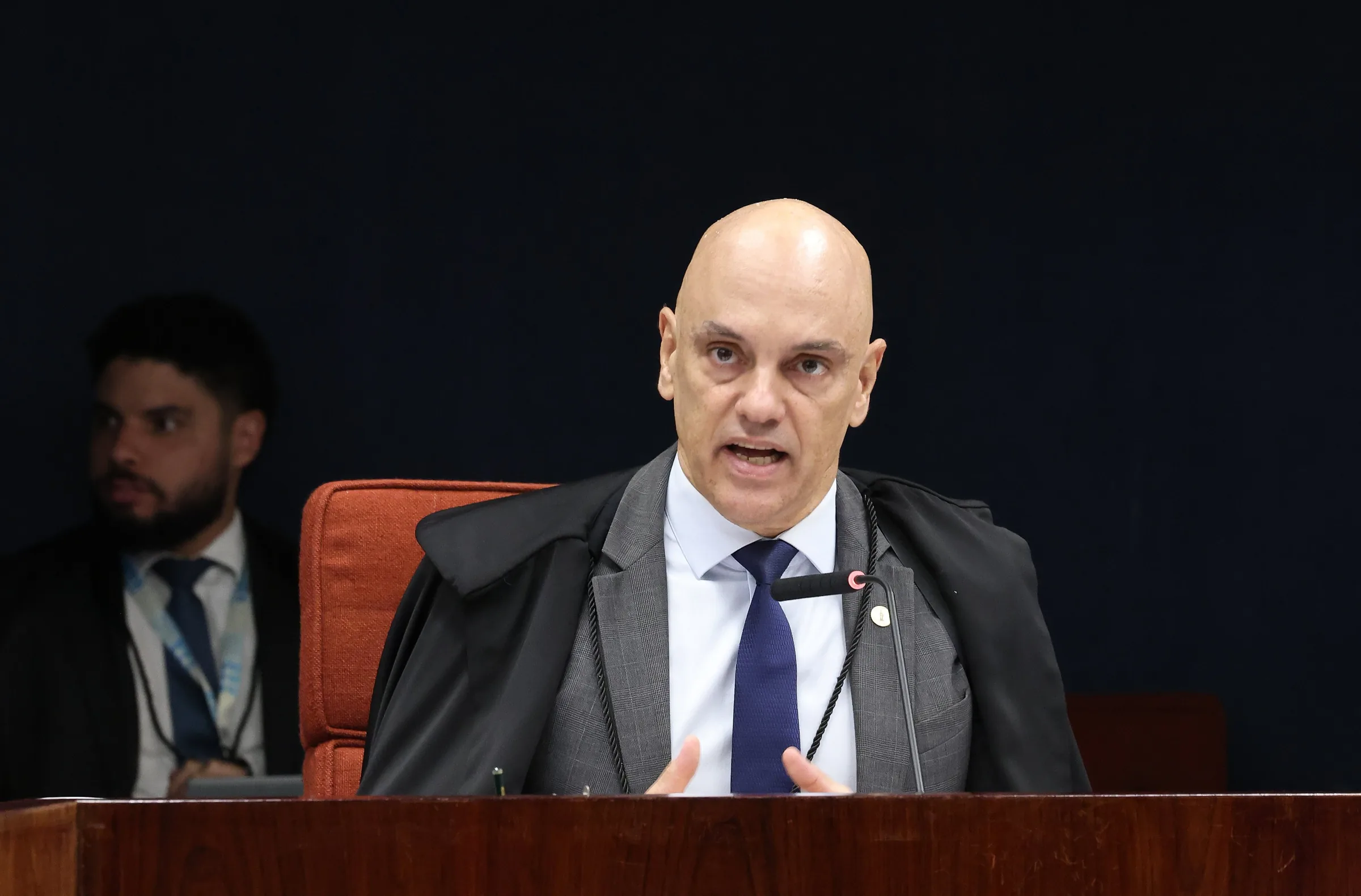 Moraes pede nova quebra de sigilo sobre Master antes de sessão
