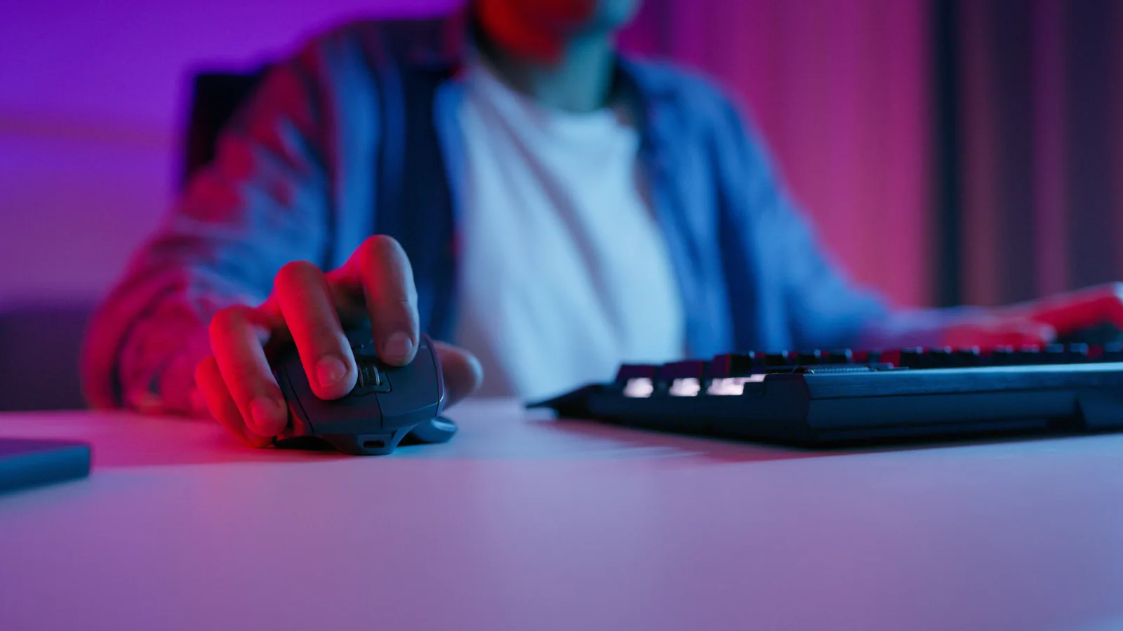 Wired vs wireless gaming mouse: é realmente diferente em desempenho?