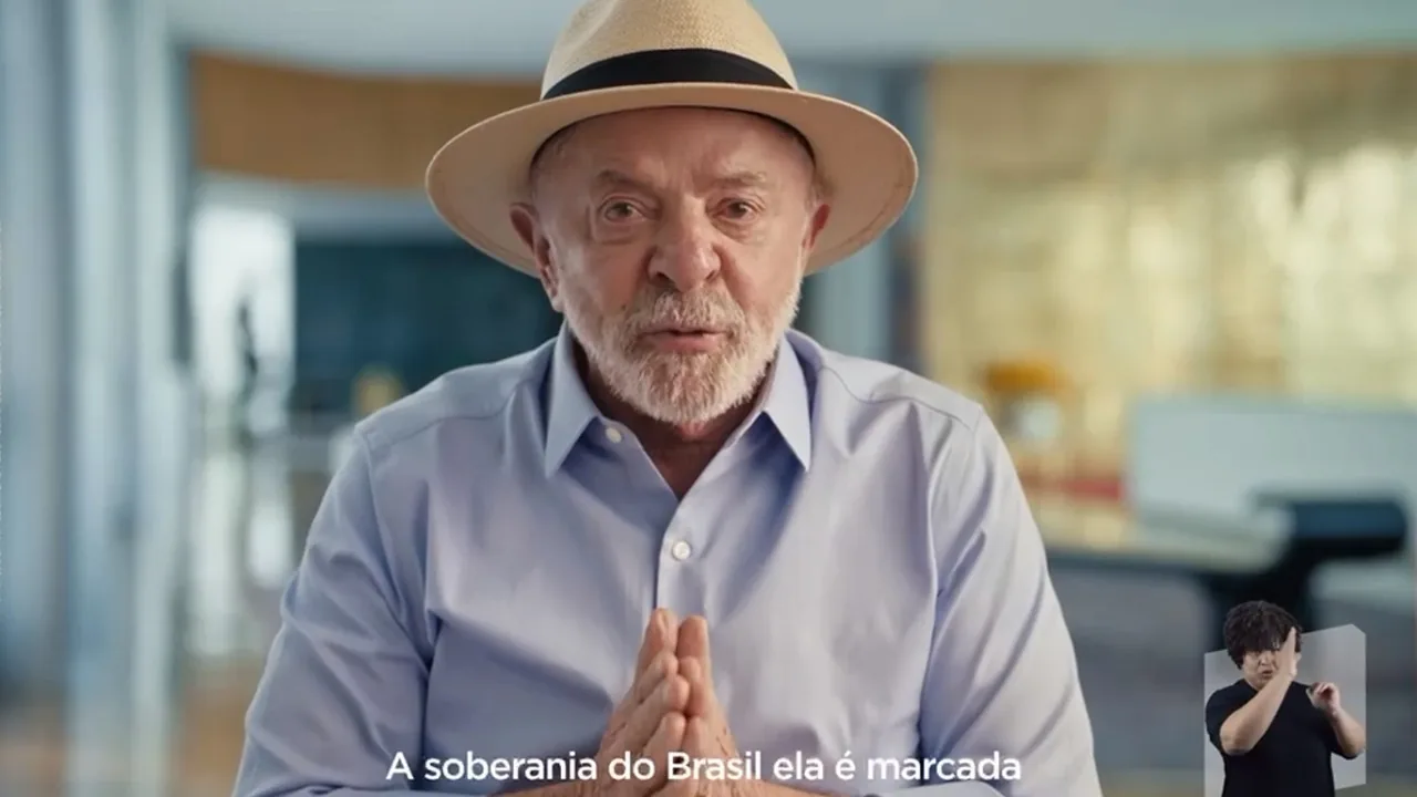 Lula critica família Bolsonaro em nova propaganda eleitoral