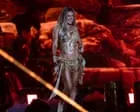 Karol G encanta no MetLife Stadium com show pan-latino