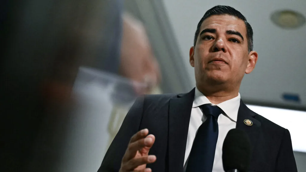 Democratas planejam uso de poderes de fiscalização em saúde após eleições