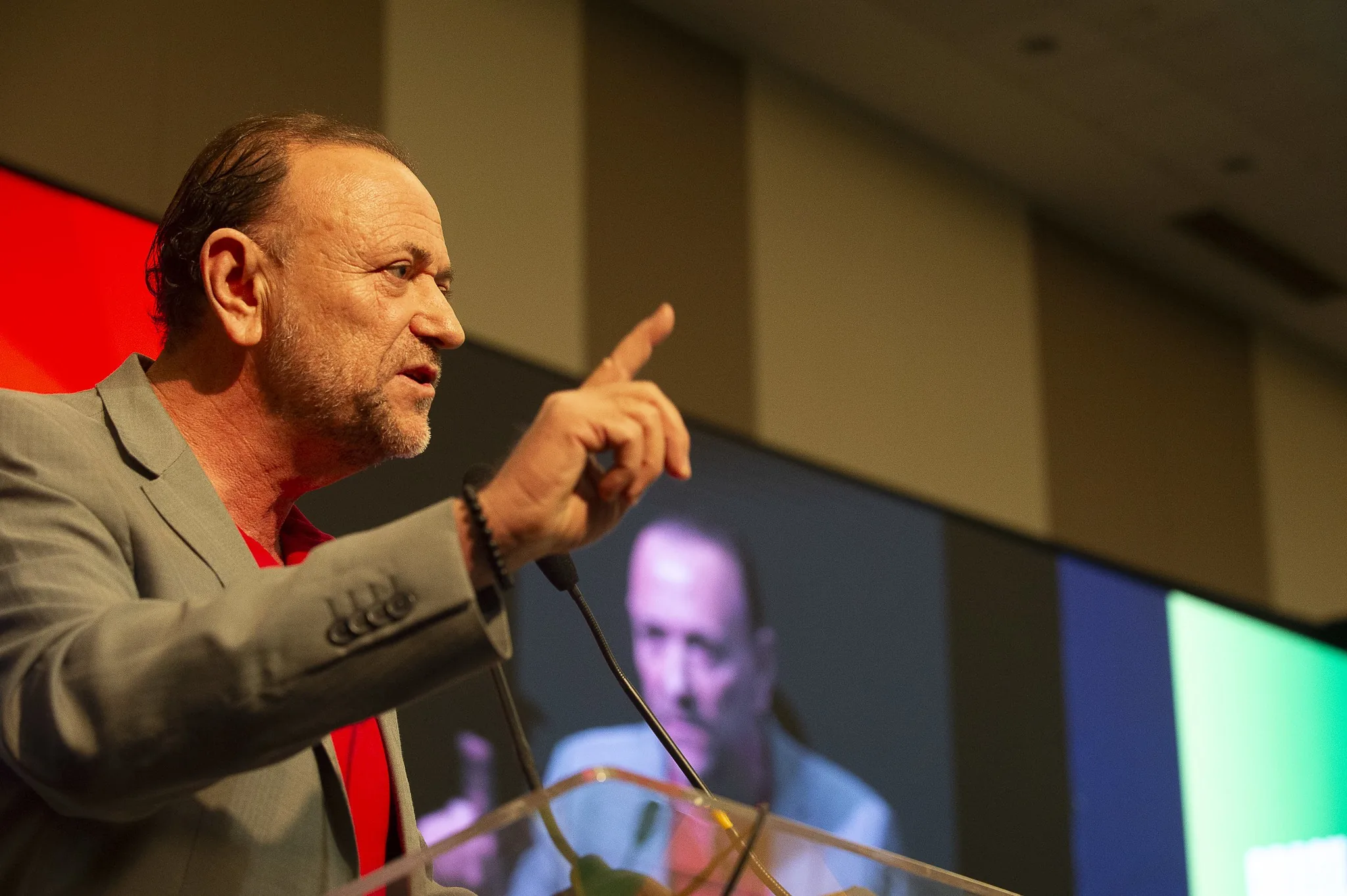 PT defende mandato para ministros de Tribunais Superiores