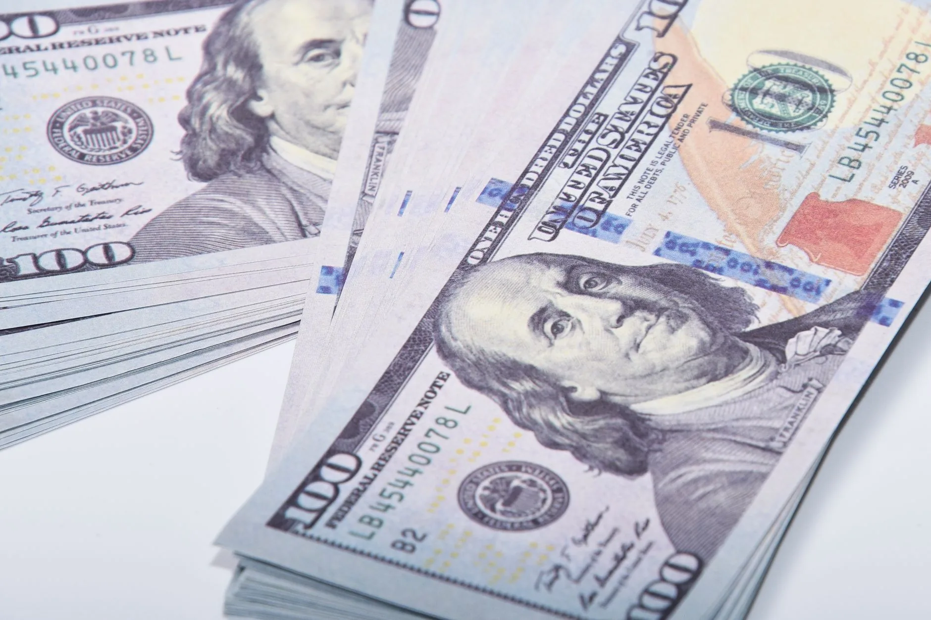 Investidores aguardam decisão do Federal Reserve sobre taxa de juros