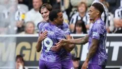 Scott destaca-se, enquanto Dedic luta - Newcastle United x Bournemouth