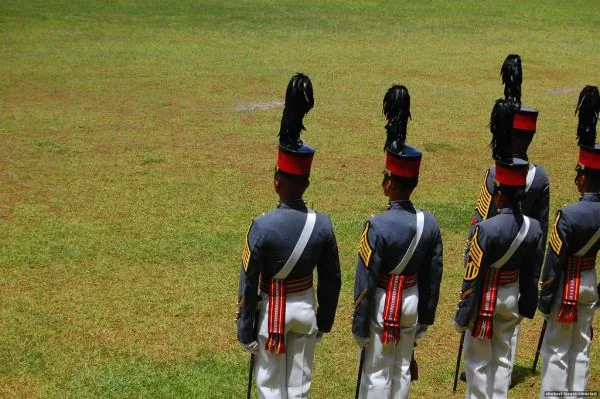Filipinas: Pelo menos três estudantes mortos em tiroteio em escola