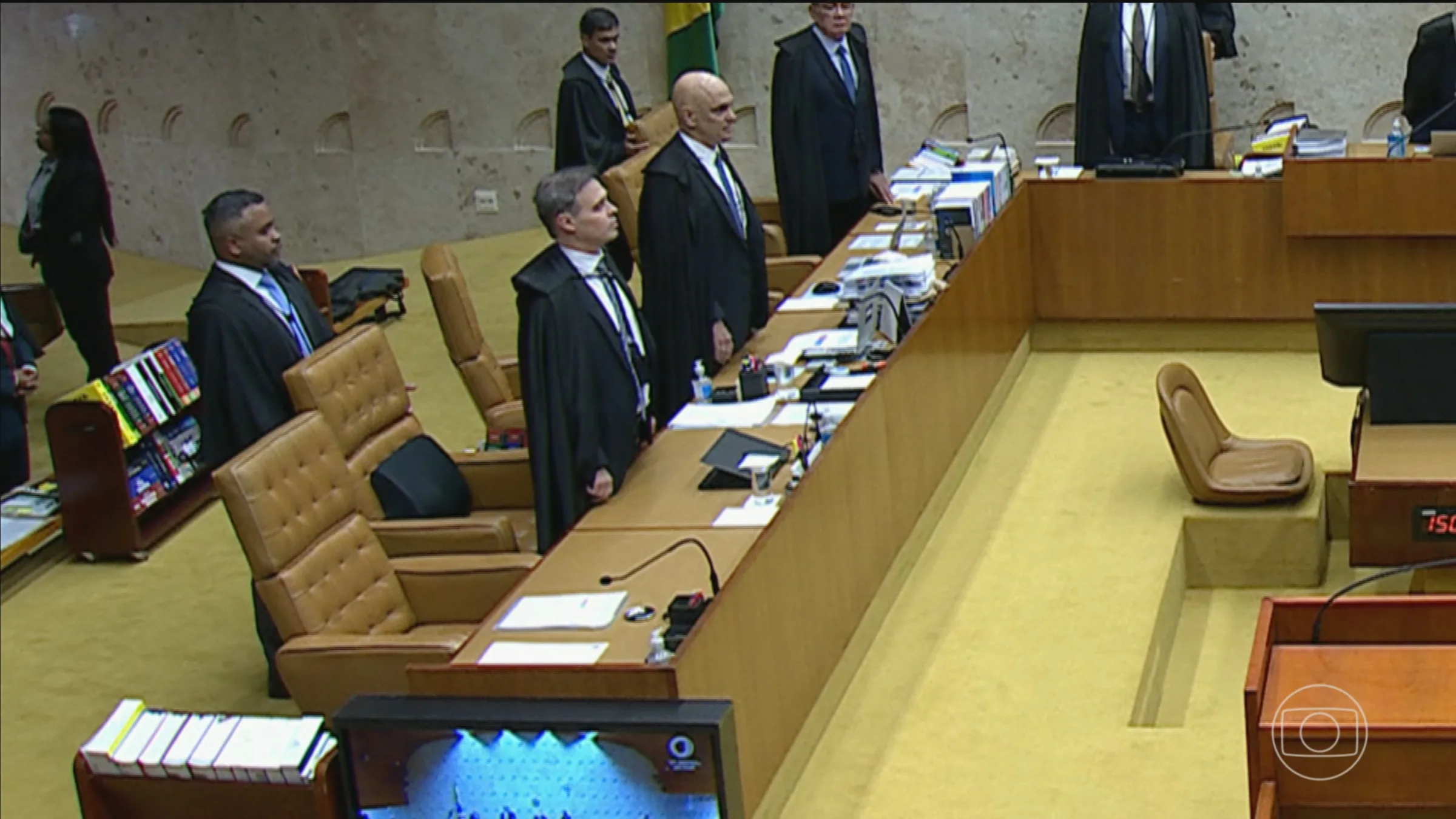 Decisões controversas marcam inquérito das fake news sob relatoria de Moraes