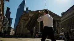 Pressão cresce sobre chefe da economia após aumento nos gastos