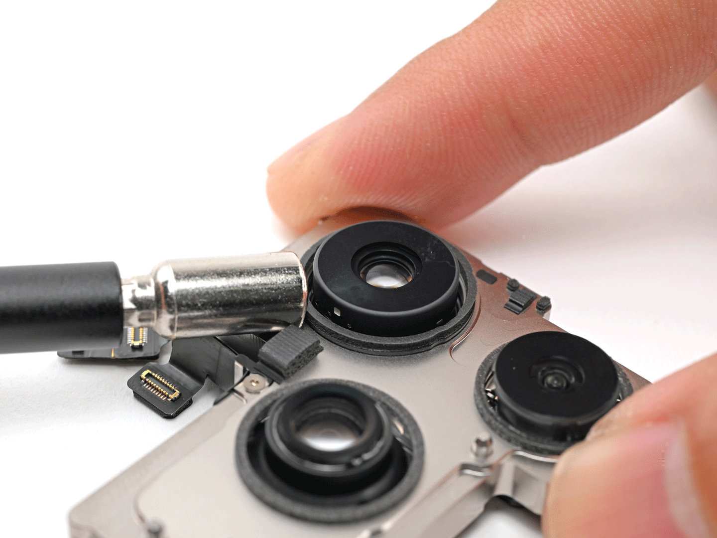 iFixit divulga nota de reparabilidade do iPhone 18 Pro