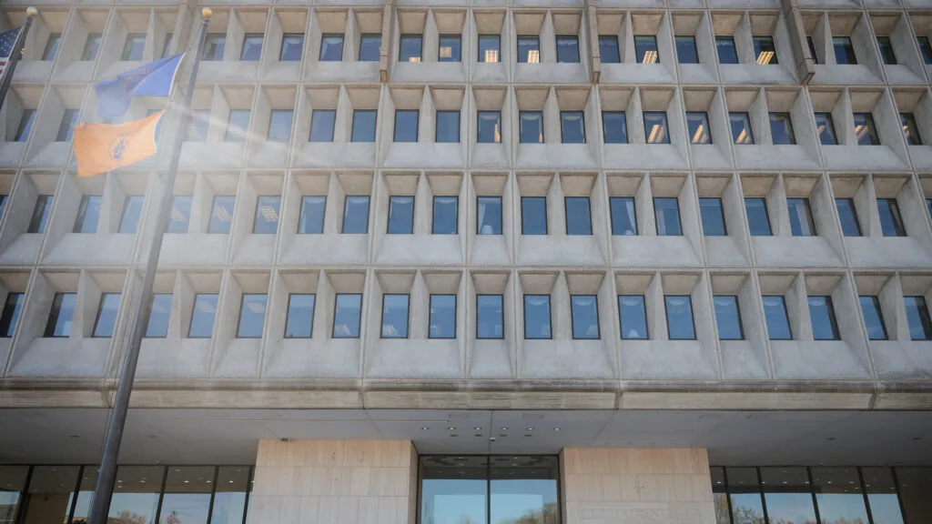 HHS altera posição em disputa judicial sobre lei de discapacidades